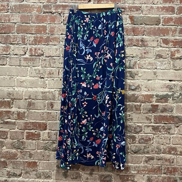 SPRING SALE! Slate & Willow Navy Floral Maxi Skirt Size Medium - Picture 5 of 7